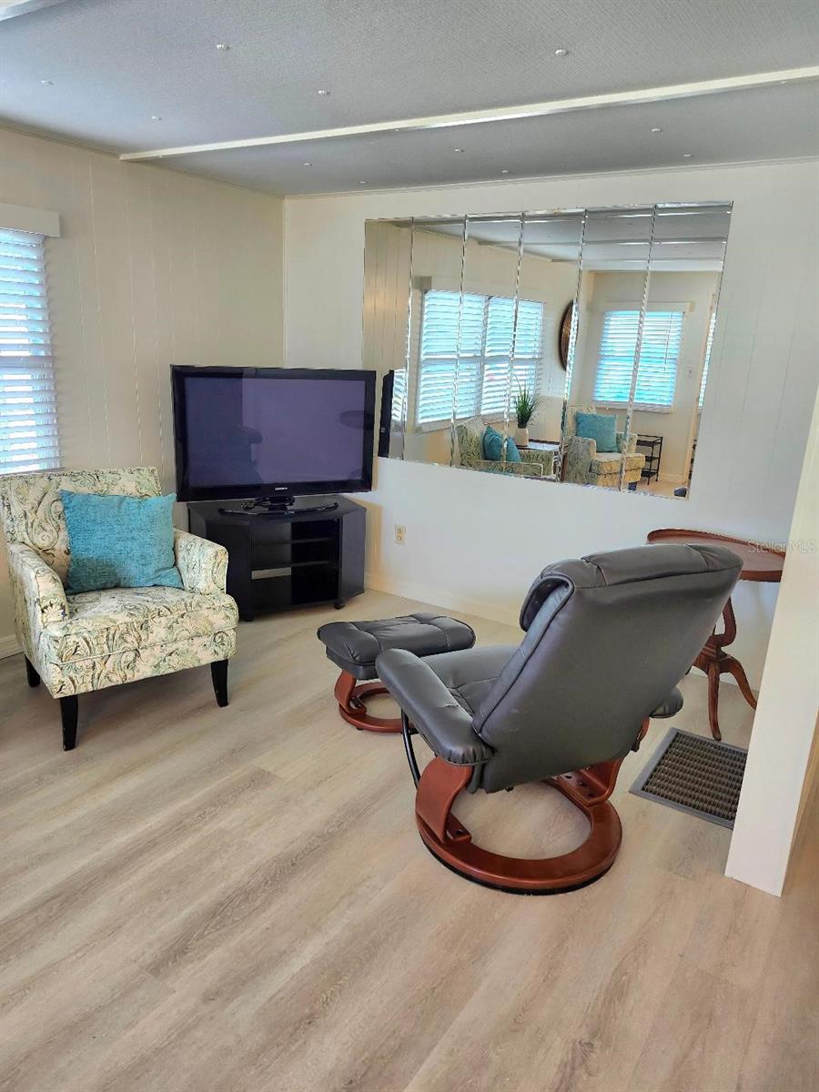 Image 4 of 48 For 6505 Kansas Street