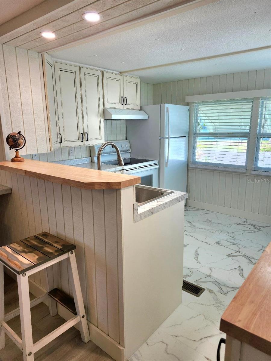 Image 7 of 48 For 6505 Kansas Street