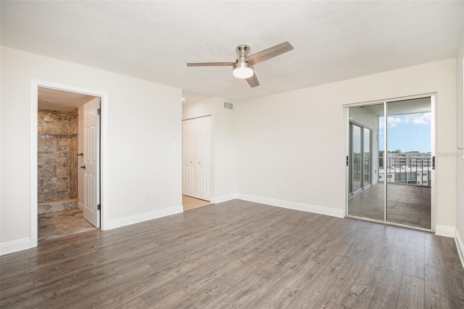 Image 19 of 36 For 4240 Ironwood Circle 601a-a