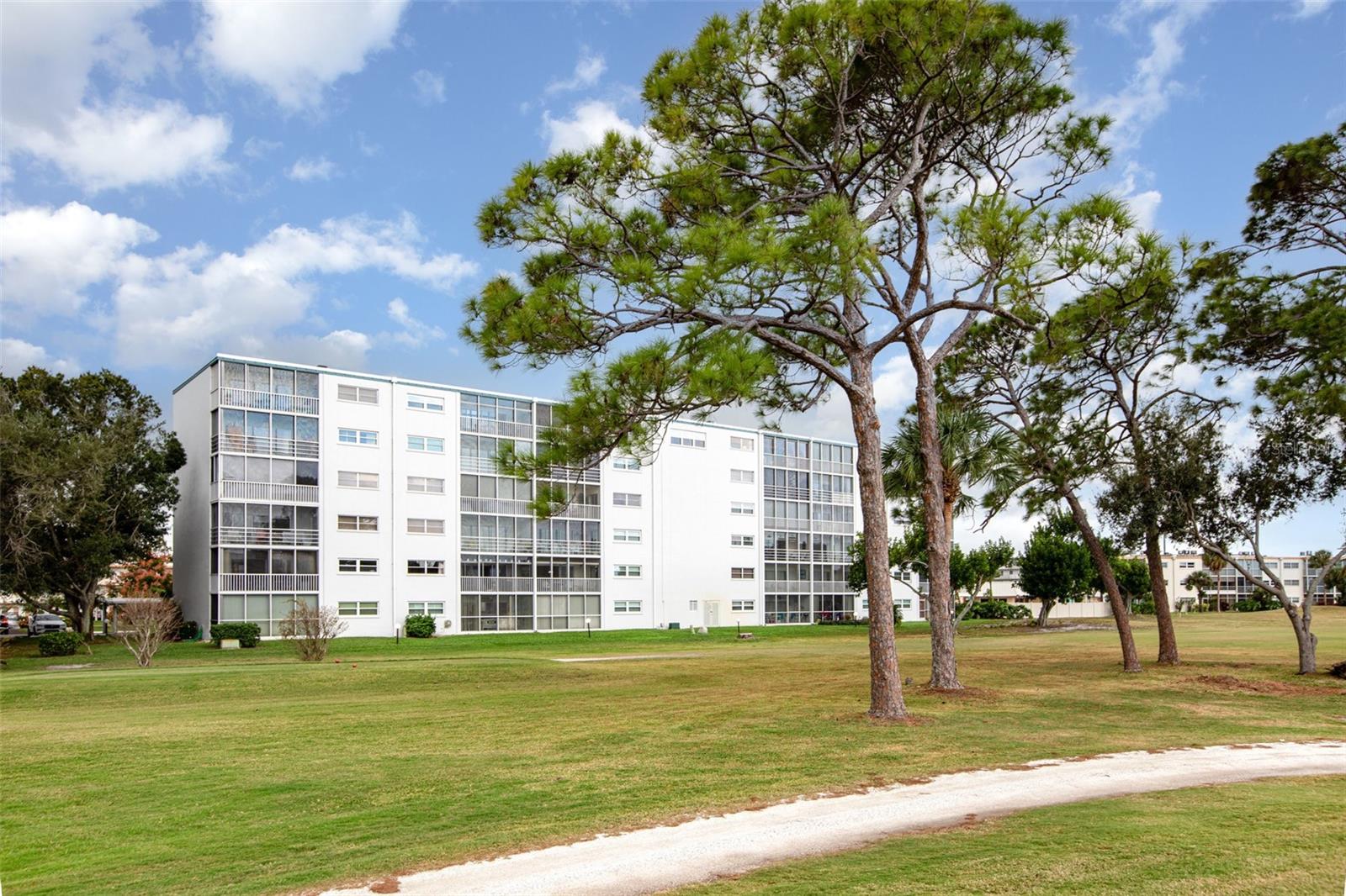 Image 26 of 36 For 4240 Ironwood Circle 601a-a