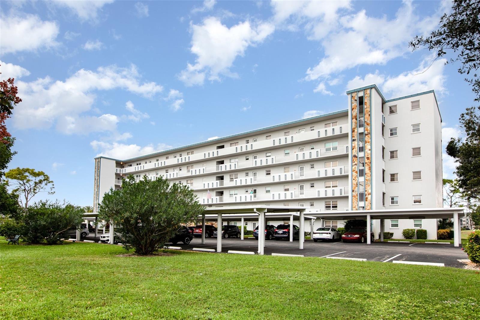 Image 3 of 36 For 4240 Ironwood Circle 601a-a