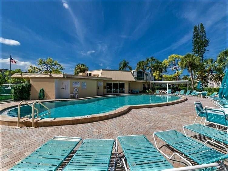 Image 31 of 36 For 4240 Ironwood Circle 601a-a