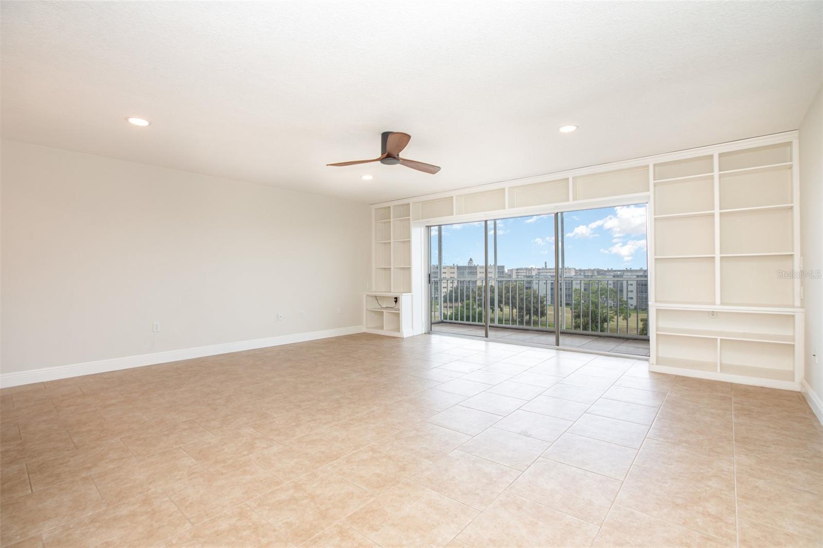 Image 4 of 36 For 4240 Ironwood Circle 601a-a