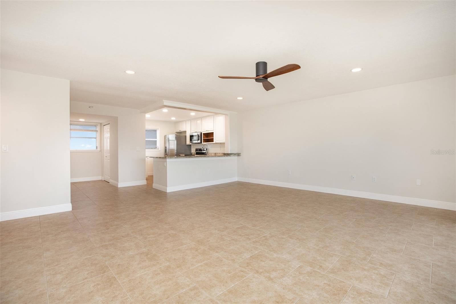 Image 6 of 36 For 4240 Ironwood Circle 601a-a