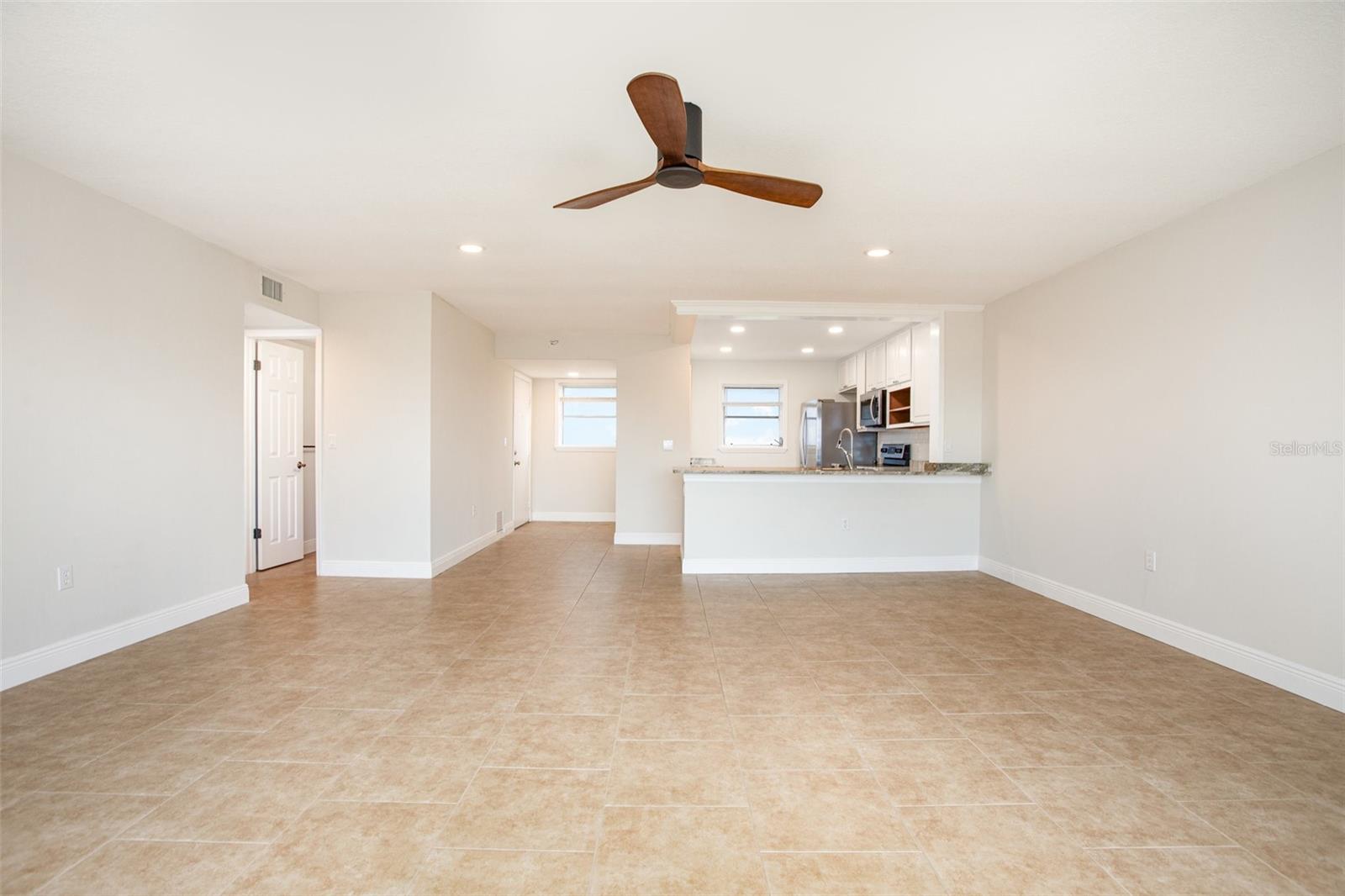 Image 8 of 36 For 4240 Ironwood Circle 601a-a