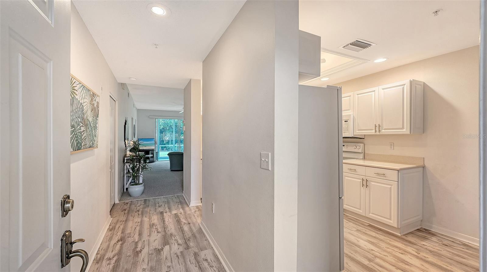 Image 5 of 58 For 8750 Olde Hickory Avenue 9109