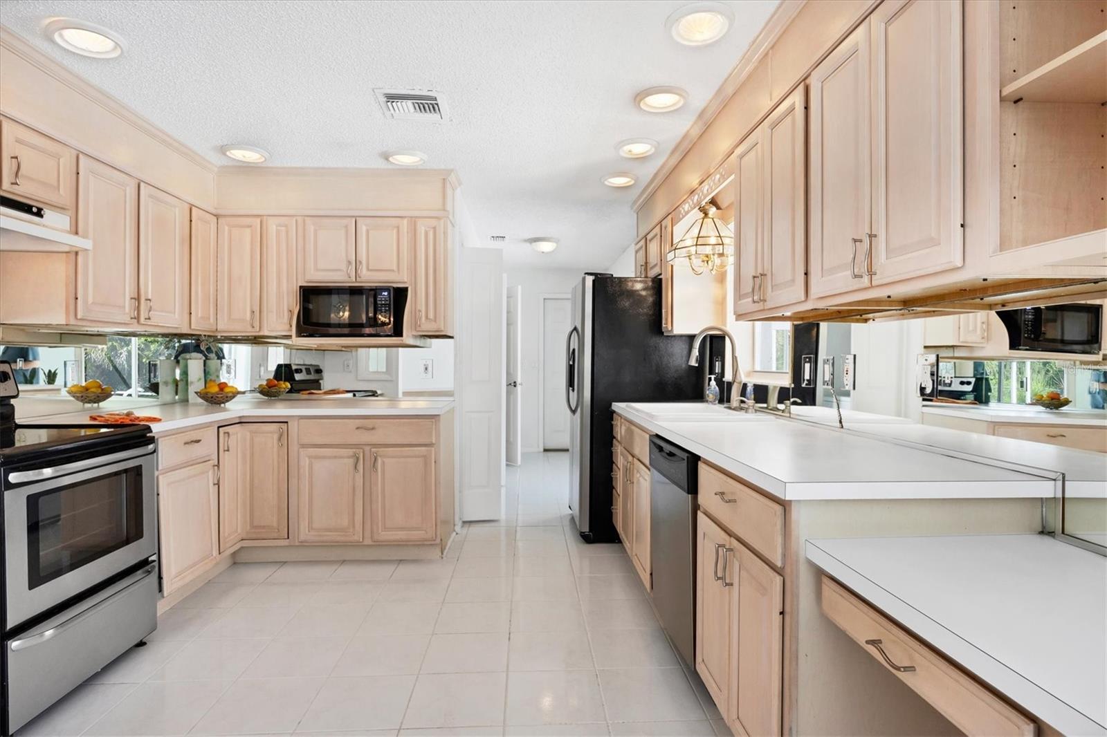 Image 14 of 43 For 2321 Goya Drive