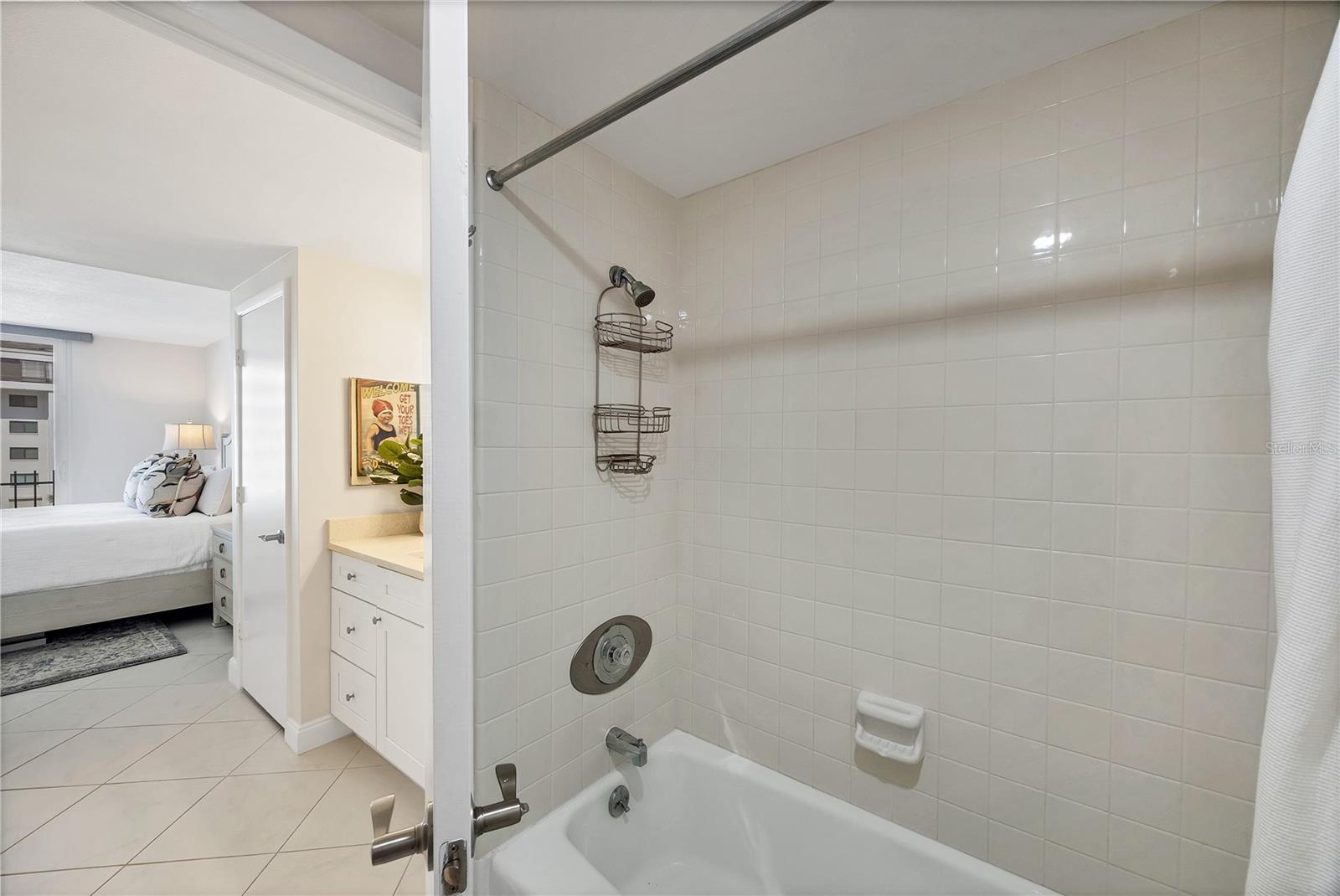 Image 27 of 46 For 1212 Benjamin Franklin Drive 508