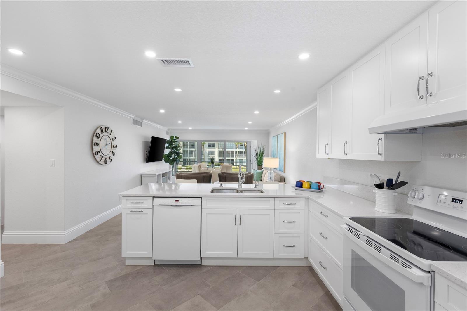 Image 14 of 48 For 4390 Exeter Drive 206