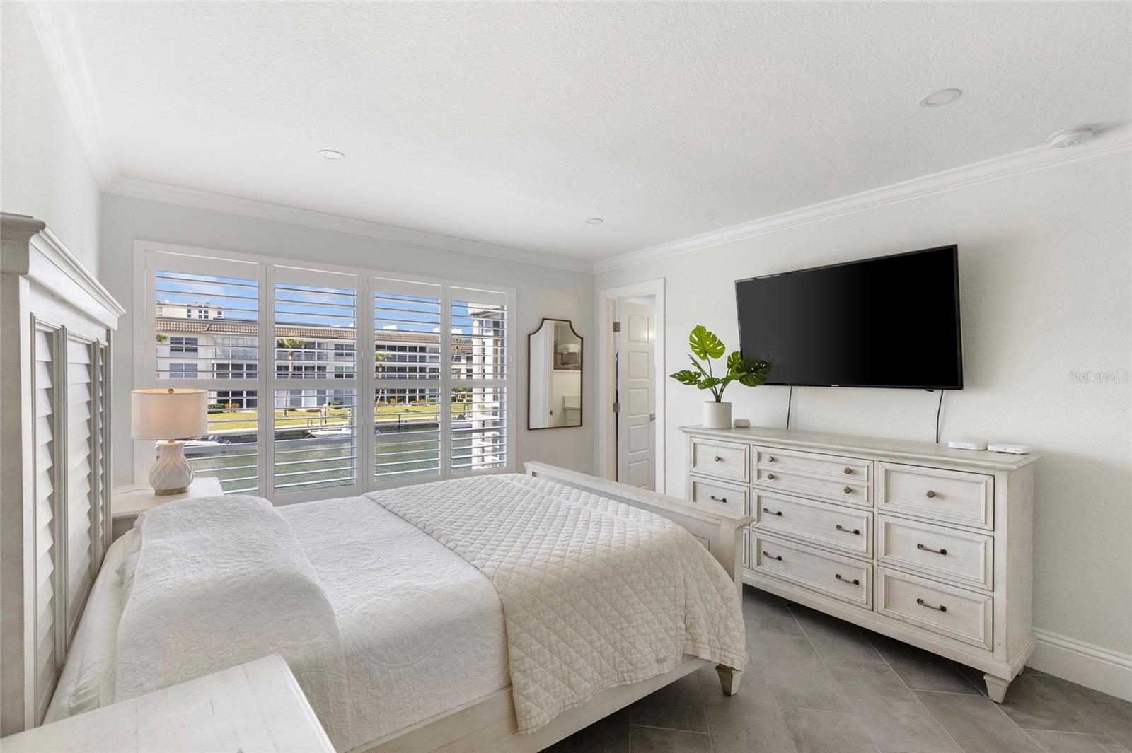 Image 18 of 48 For 4390 Exeter Drive 206