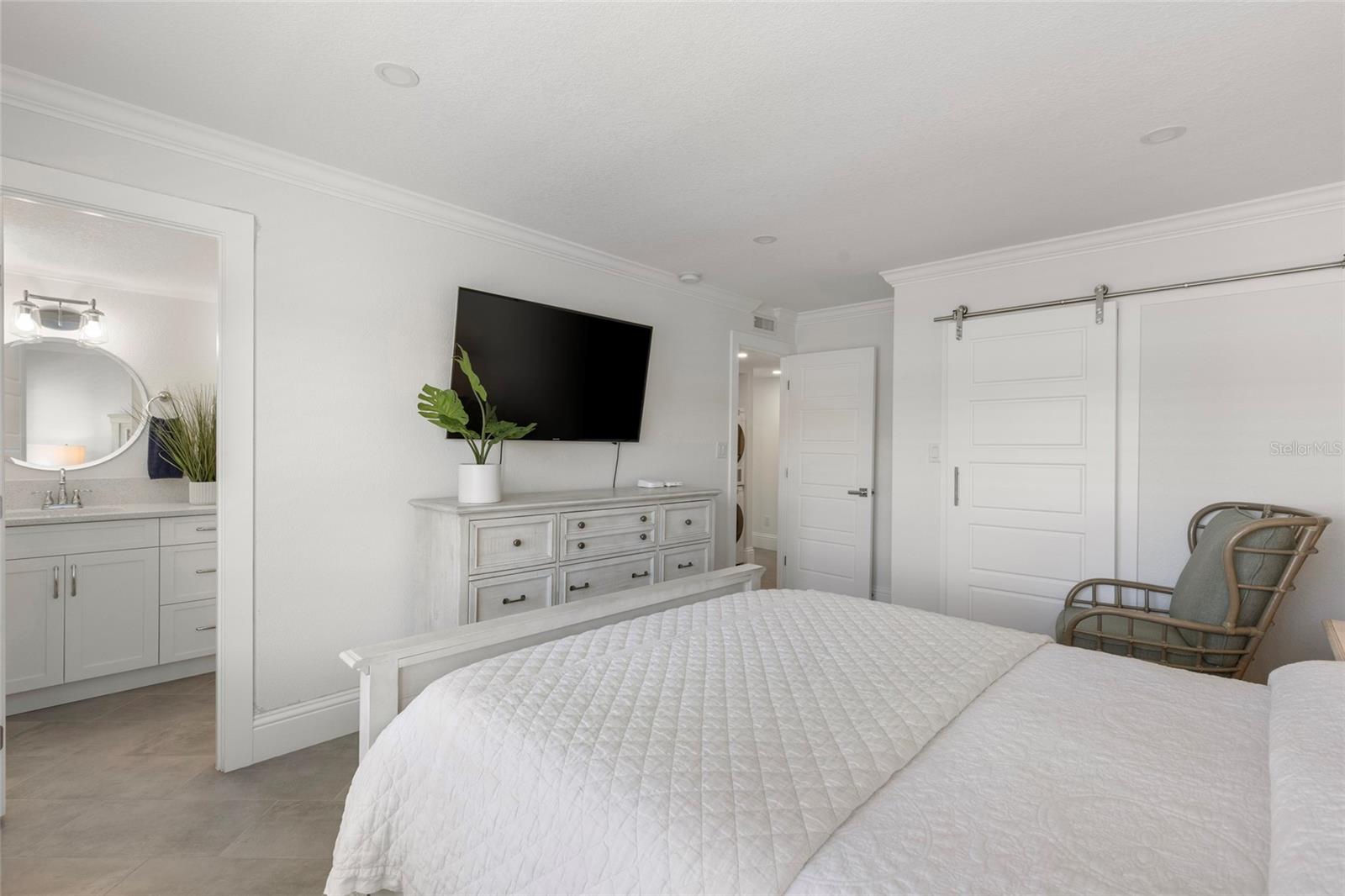 Image 19 of 48 For 4390 Exeter Drive 206