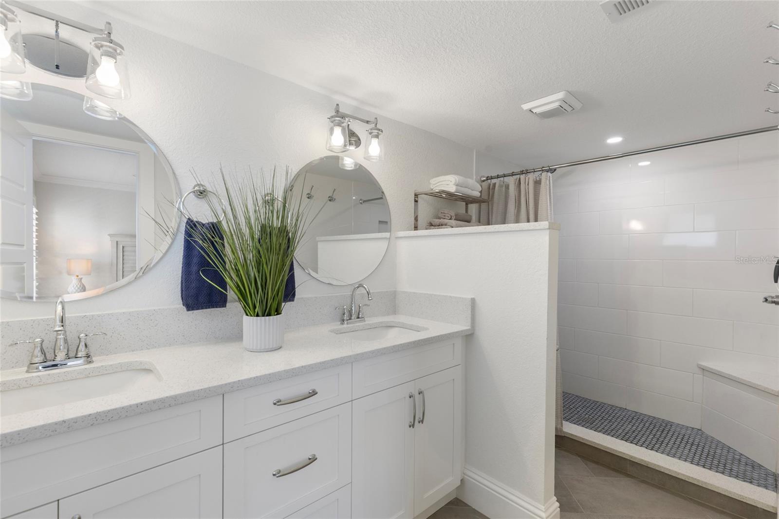 Image 20 of 48 For 4390 Exeter Drive 206