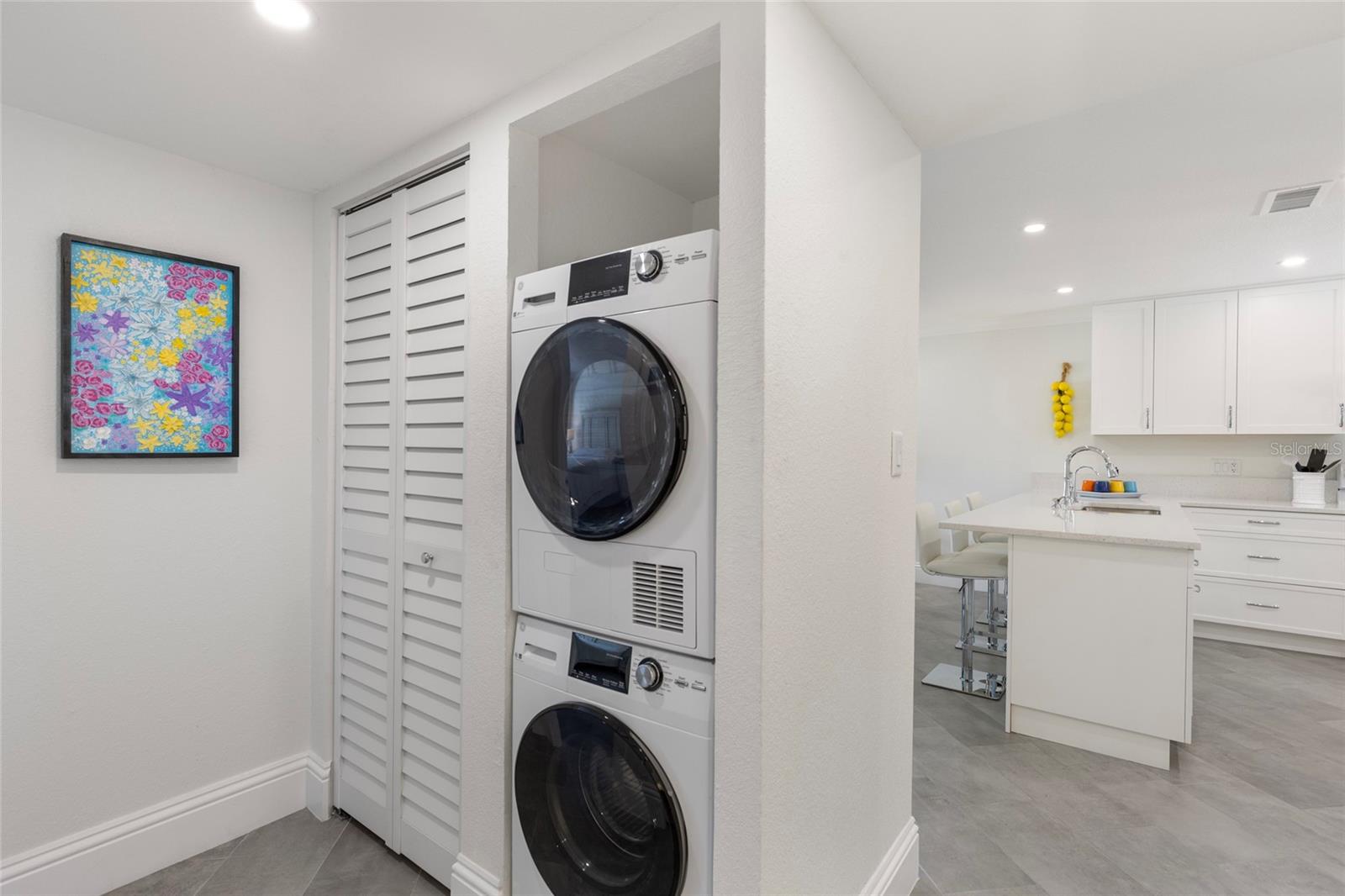 Image 24 of 48 For 4390 Exeter Drive 206