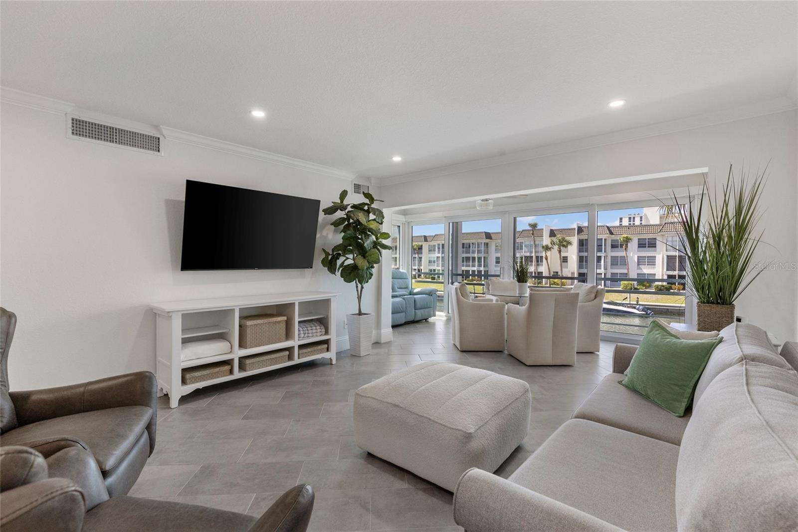 Image 3 of 48 For 4390 Exeter Drive 206