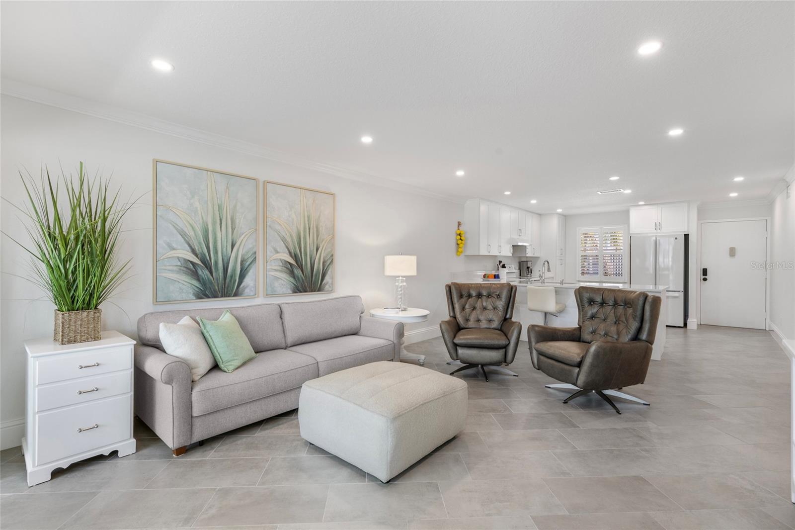 Image 5 of 48 For 4390 Exeter Drive 206