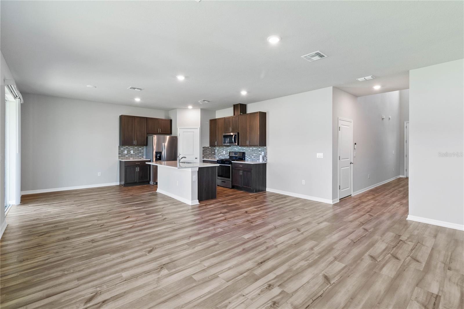 Image 9 of 31 For 5617 Bungalow Grove Court