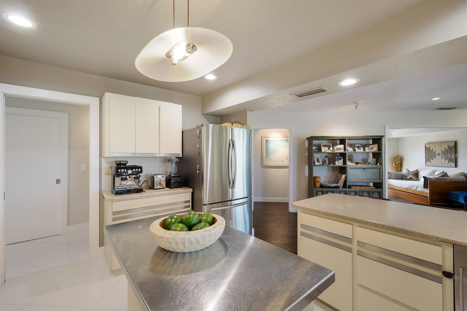 Image 11 of 30 For 3705 Torrey Pines Boulevard