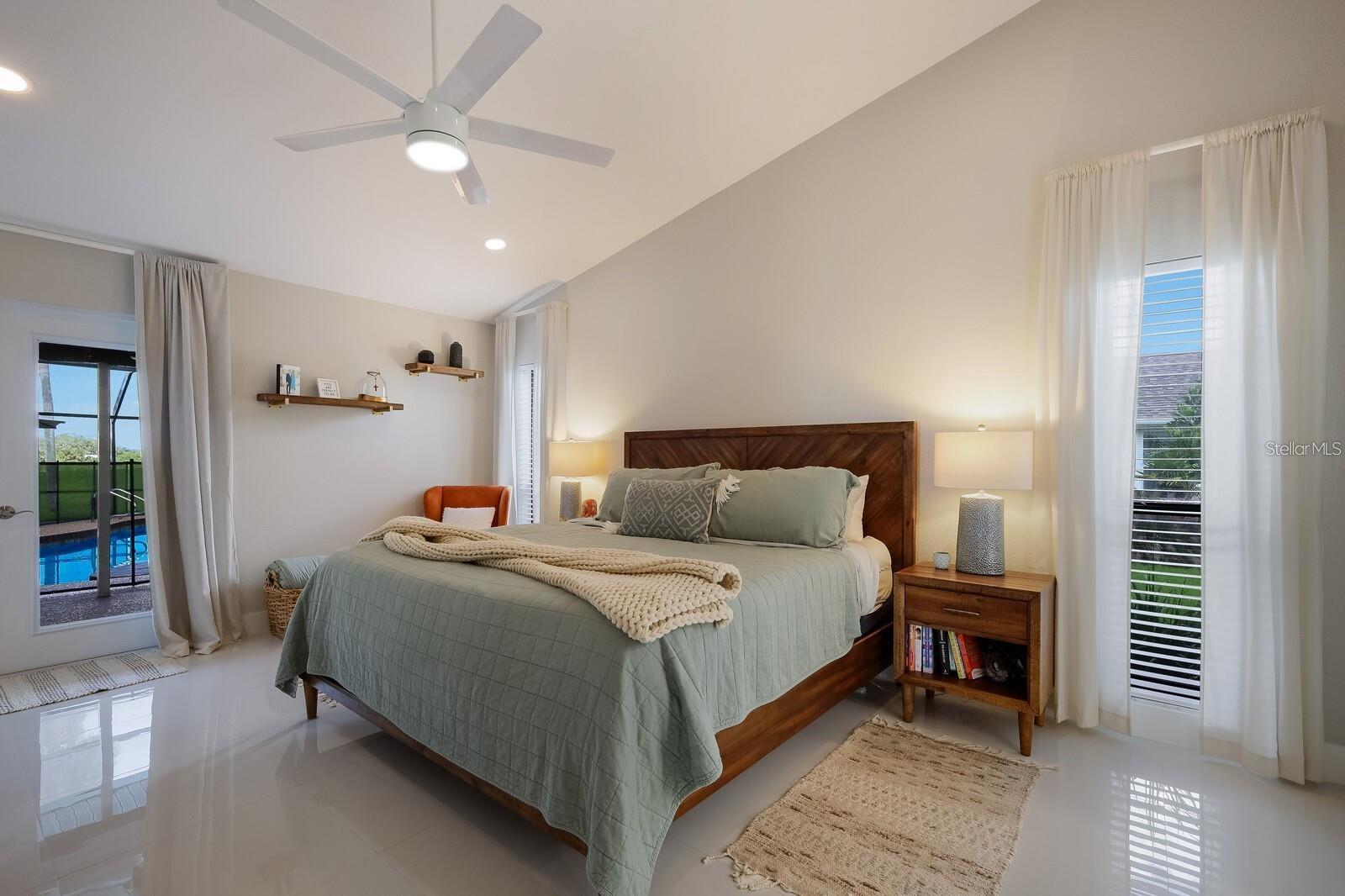 Image 16 of 30 For 3705 Torrey Pines Boulevard