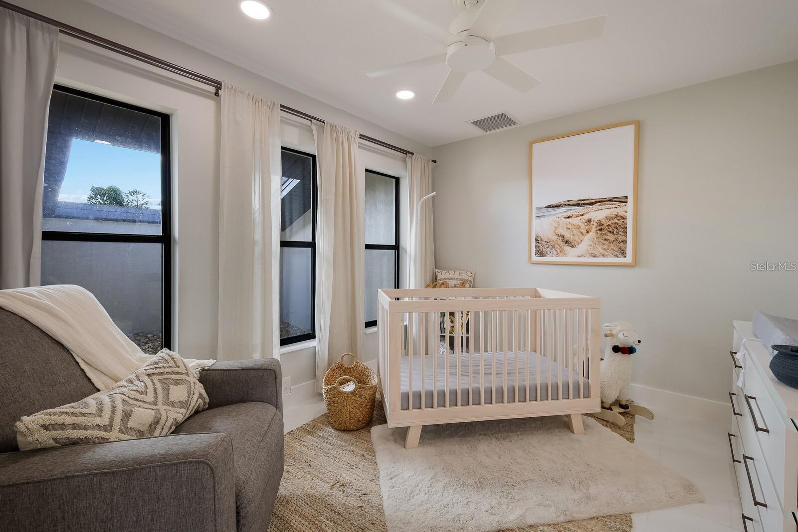 Image 25 of 30 For 3705 Torrey Pines Boulevard