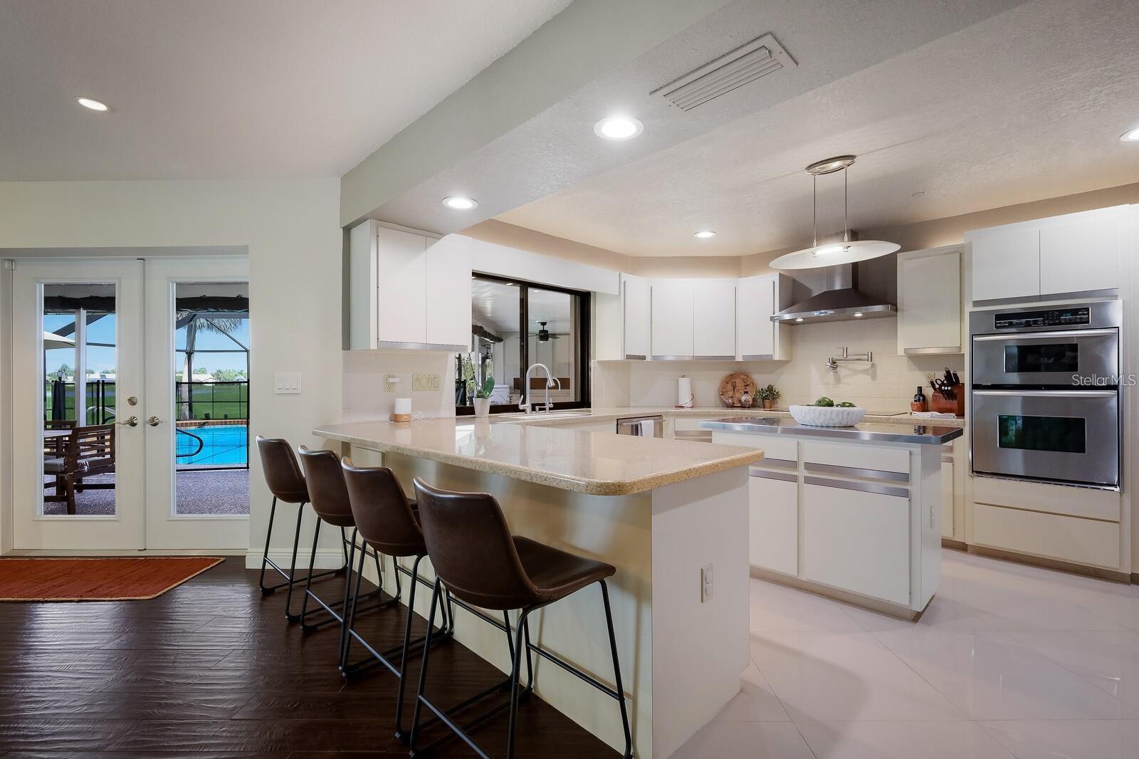 Image 9 of 30 For 3705 Torrey Pines Boulevard