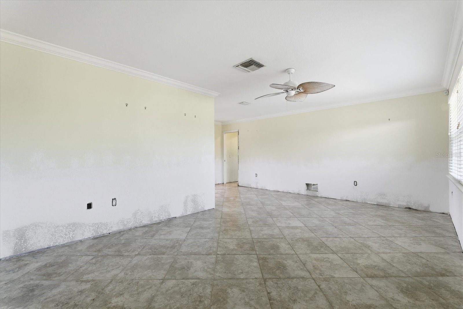 Image 11 of 49 For 229 Stratford Road