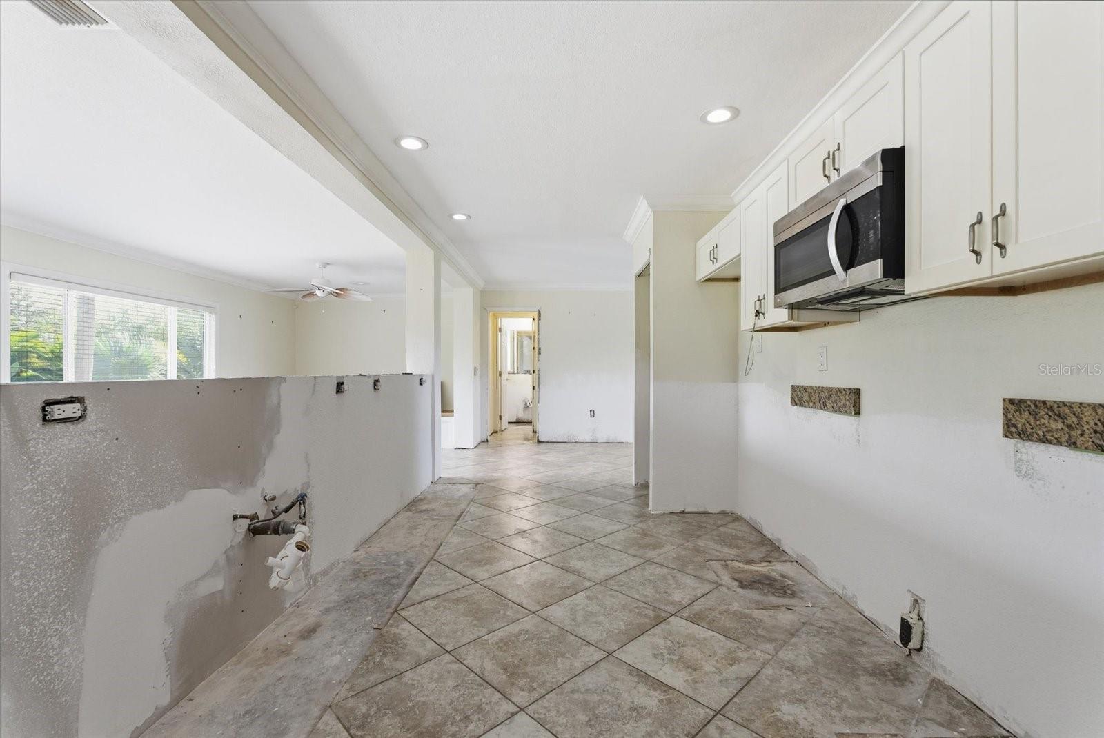 Image 17 of 49 For 229 Stratford Road