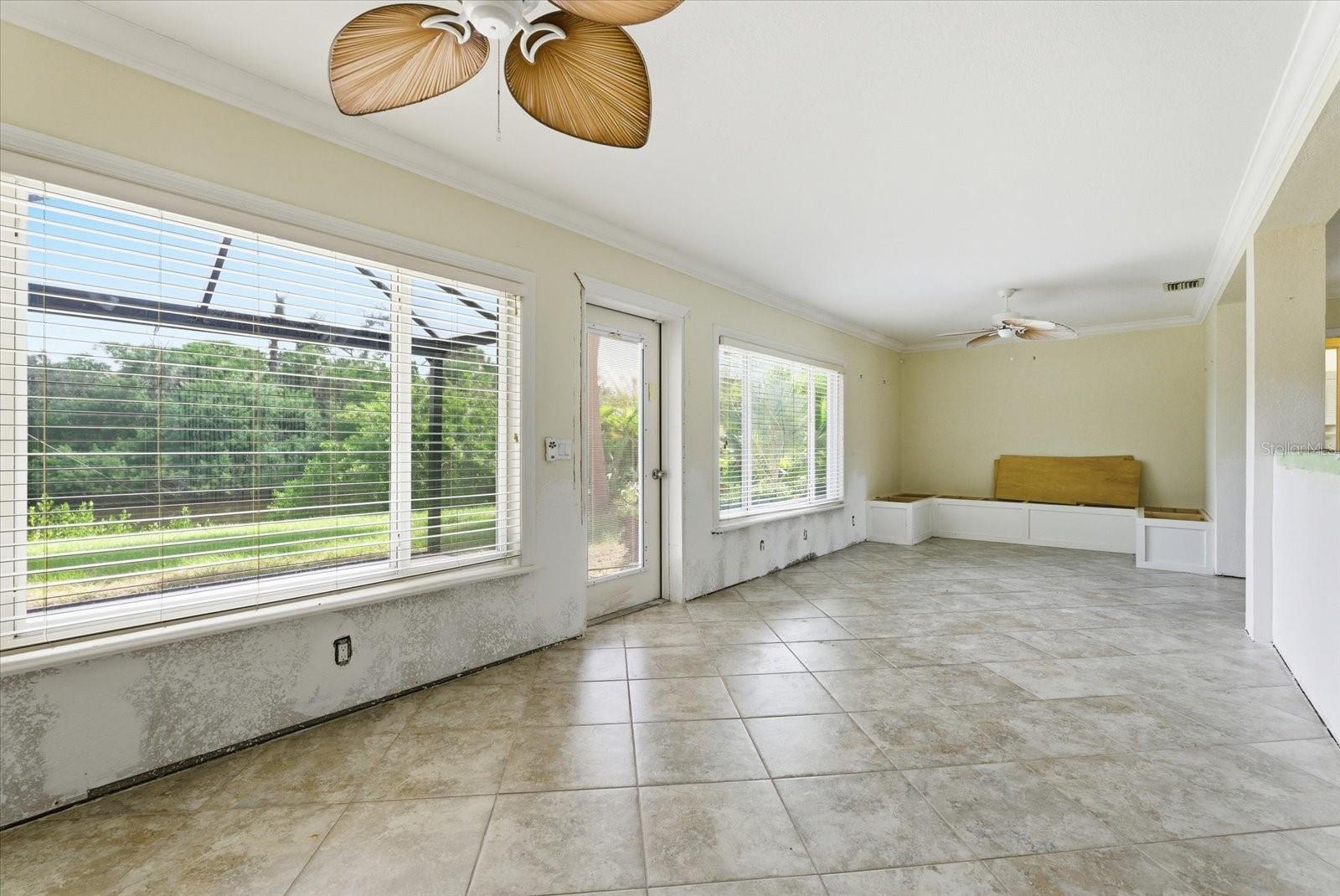 Image 19 of 49 For 229 Stratford Road