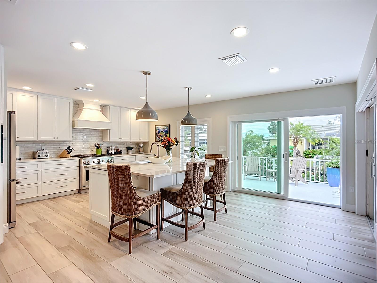 Image 13 of 90 For 620 North Point Drive