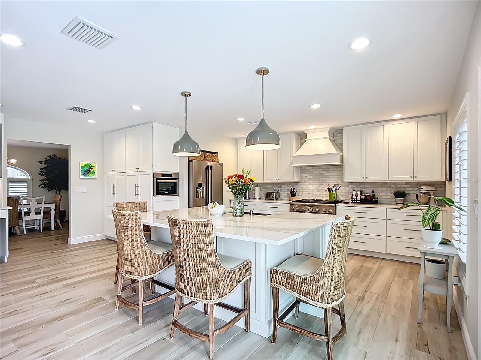 Image 19 of 90 For 620 North Point Drive