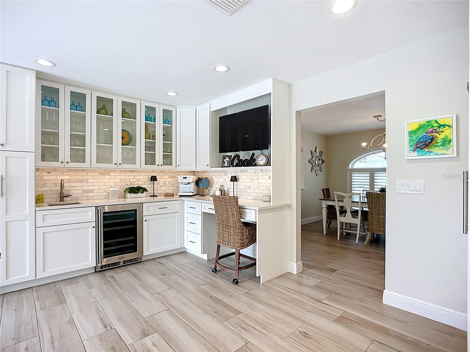 Image 21 of 90 For 620 North Point Drive