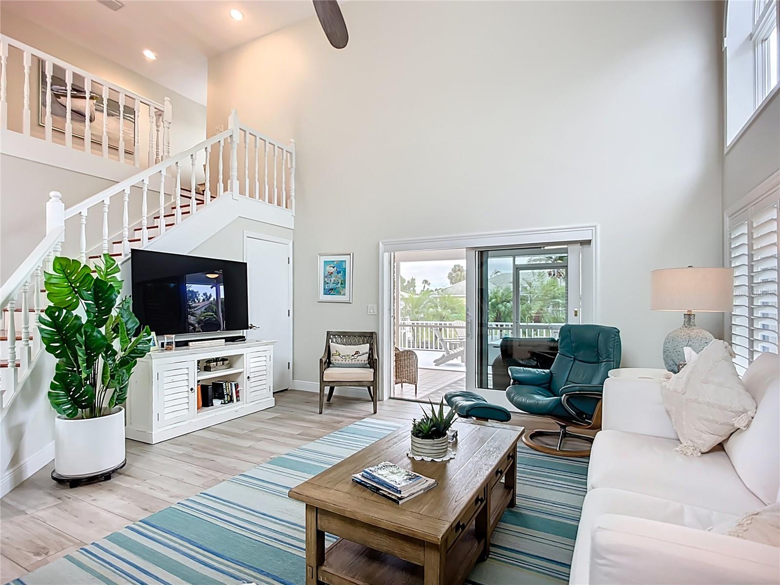 Image 6 of 90 For 620 North Point Drive