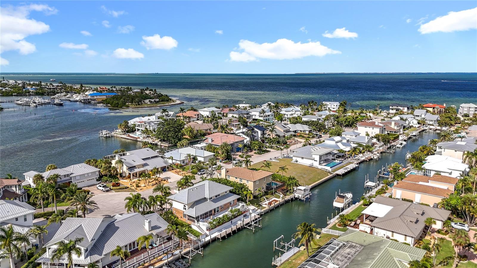 Image 61 of 90 For 620 North Point Drive