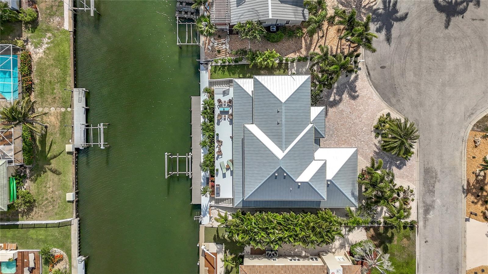 Image 62 of 90 For 620 North Point Drive