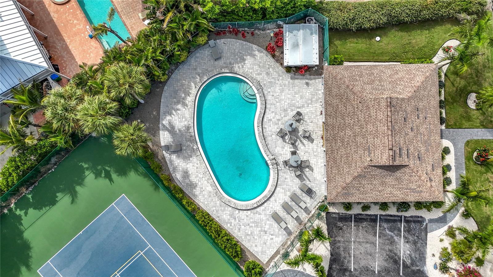 Image 78 of 90 For 620 North Point Drive