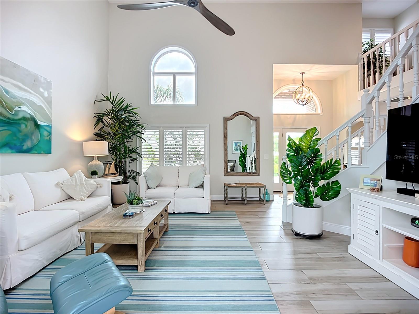 Image 9 of 90 For 620 North Point Drive