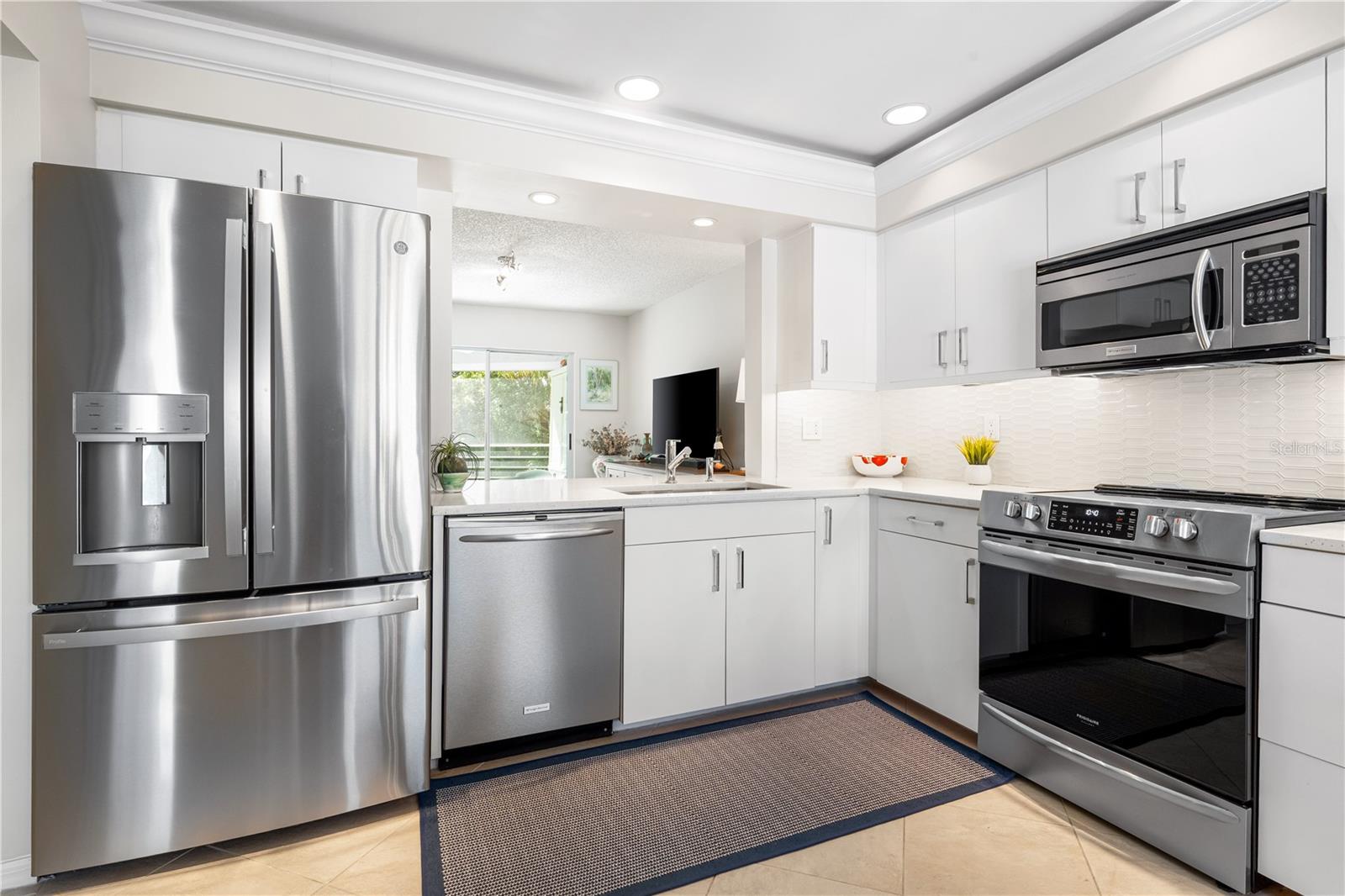 Image 10 of 61 For 6101 34th Street W 16g