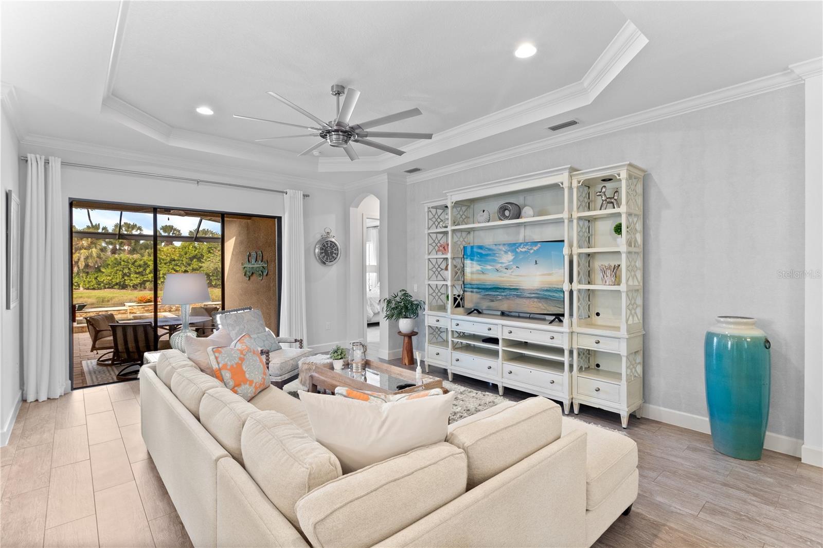 Image 23 of 76 For 3936 Waypoint Avenue