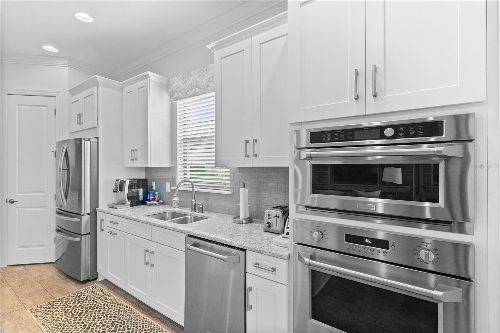 Image 33 of 76 For 3936 Waypoint Avenue