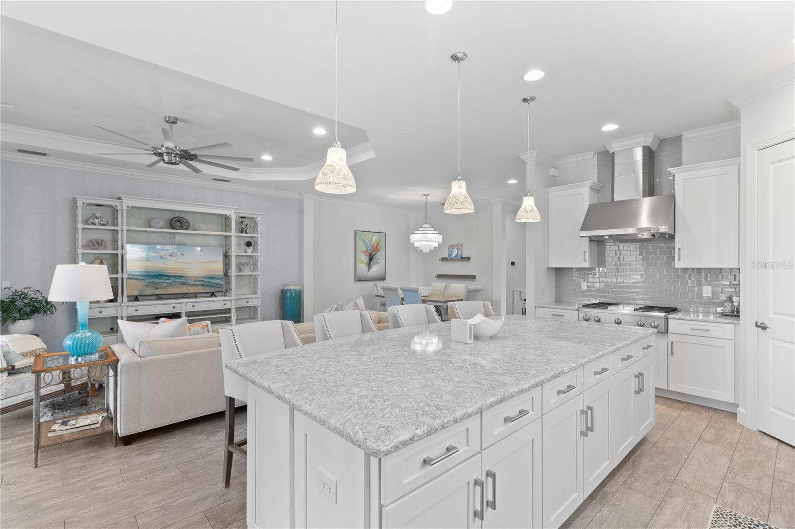 Image 34 of 76 For 3936 Waypoint Avenue