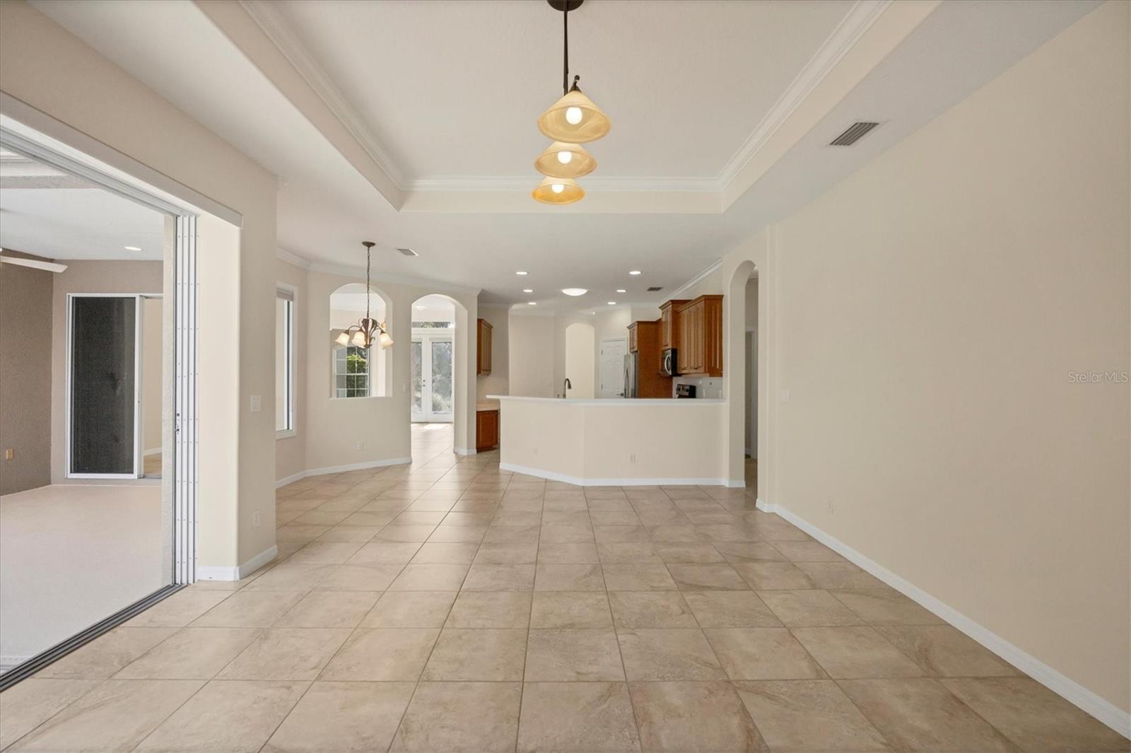 Image 15 of 40 For 327 Park Trace Boulevard