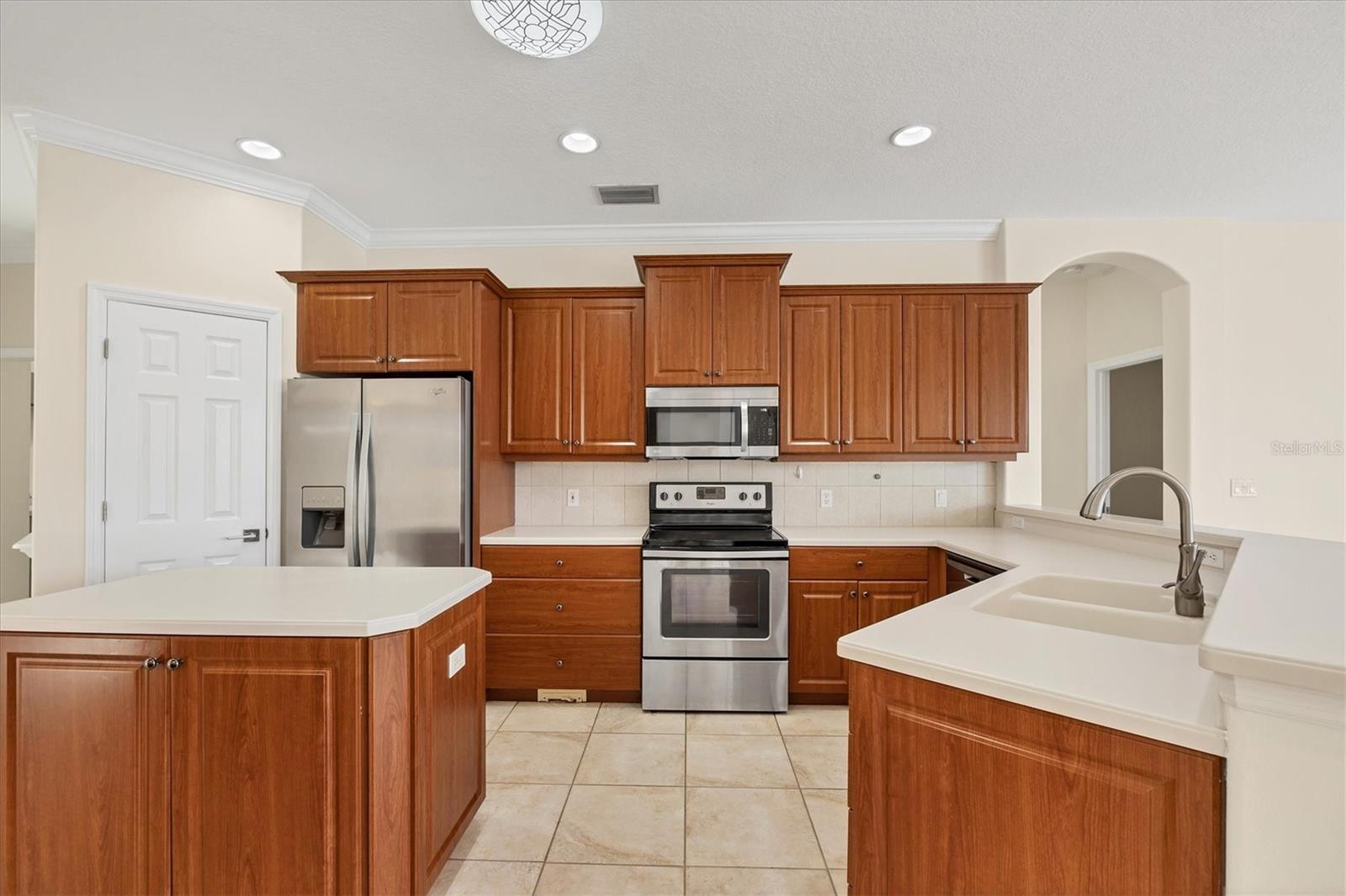 Image 16 of 40 For 327 Park Trace Boulevard