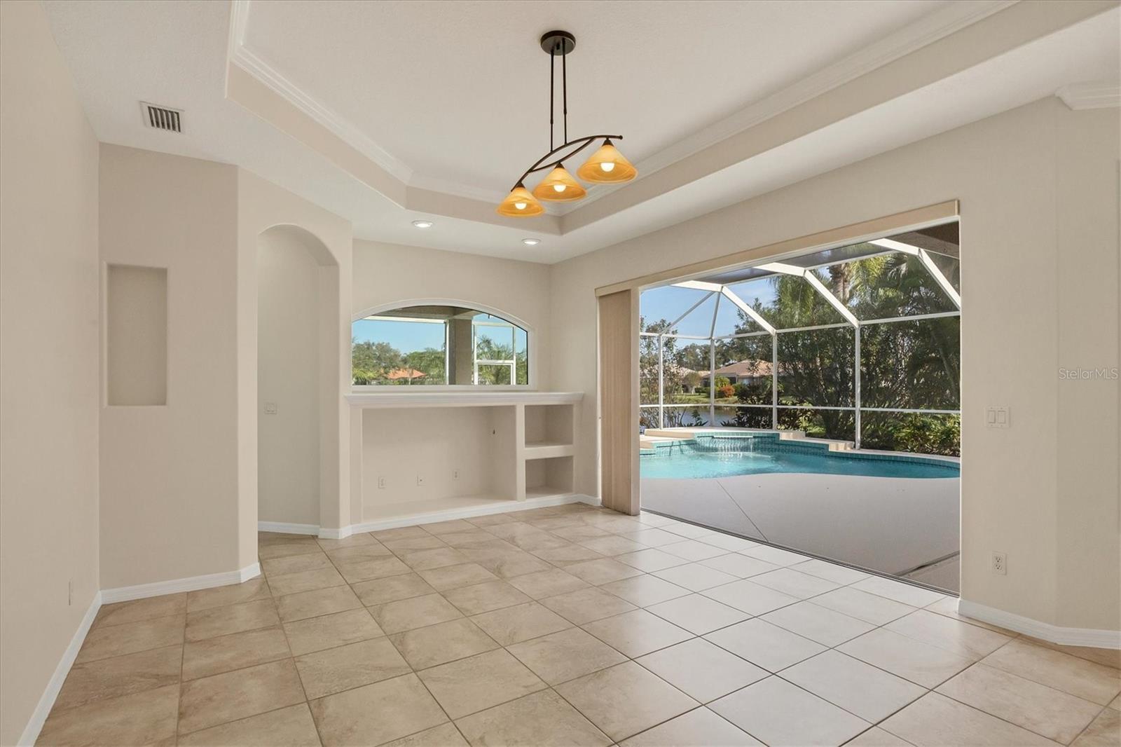 Image 19 of 40 For 327 Park Trace Boulevard