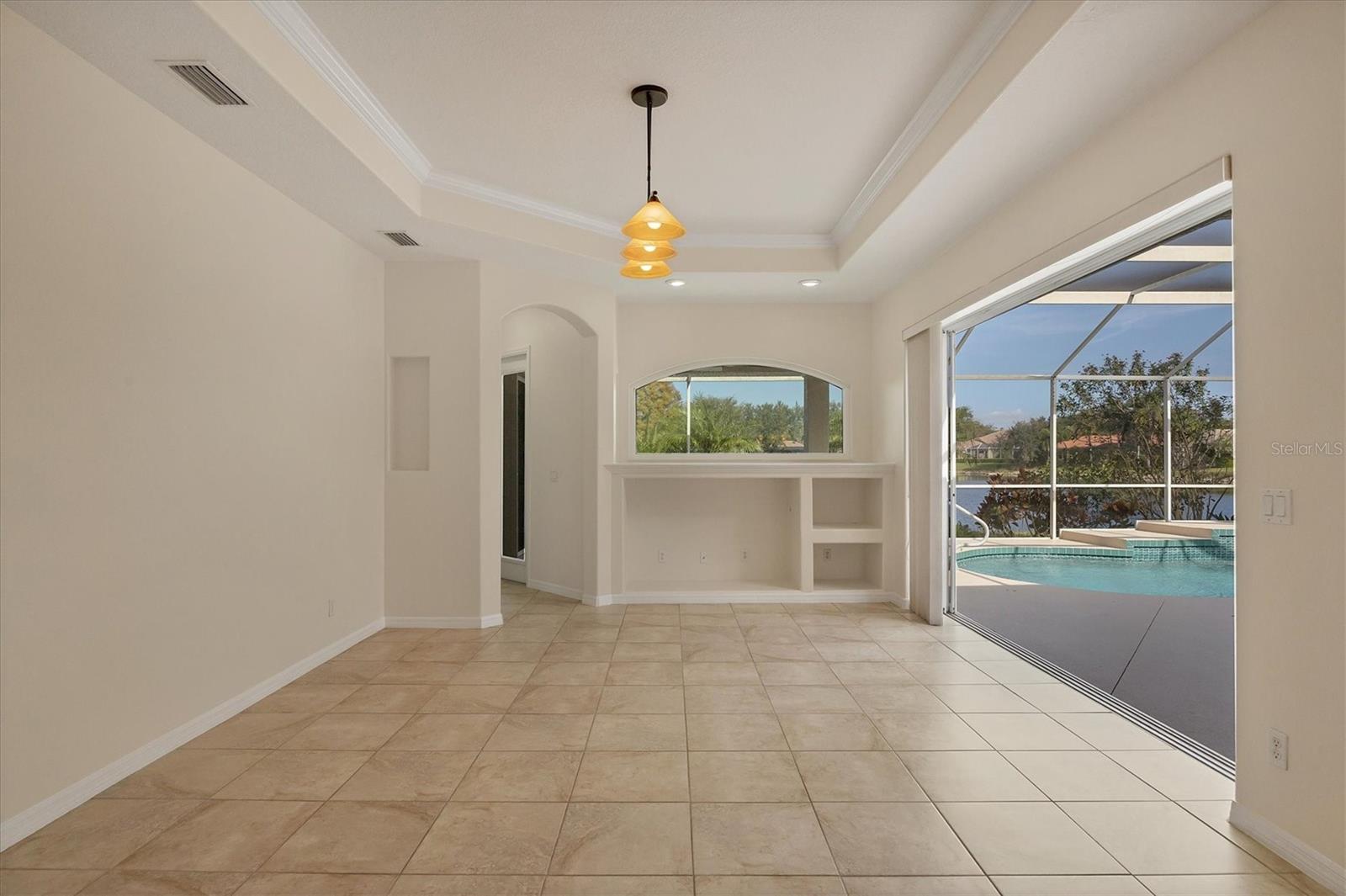 Image 20 of 40 For 327 Park Trace Boulevard