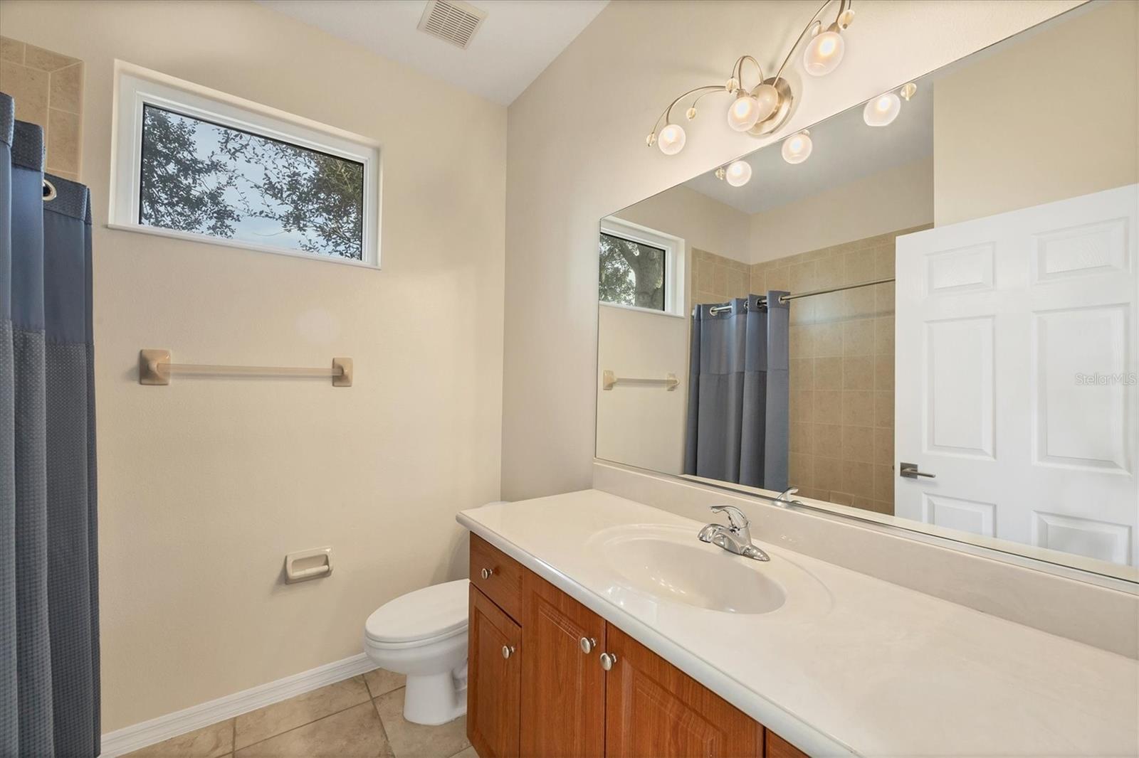 Image 28 of 40 For 327 Park Trace Boulevard