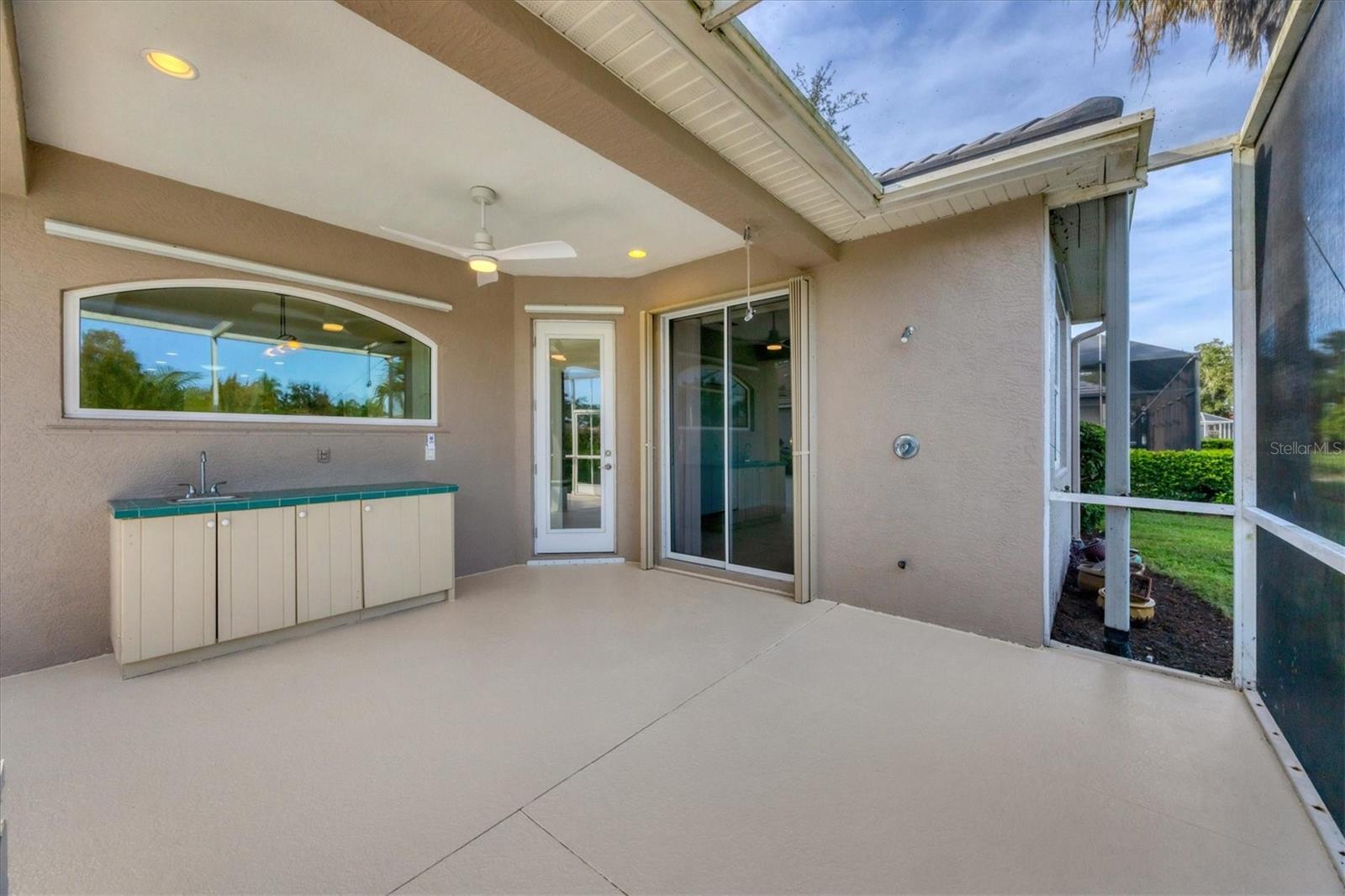 Image 32 of 40 For 327 Park Trace Boulevard