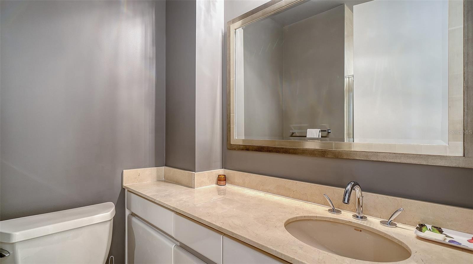 Image 21 of 61 For 415 L Ambiance Drive B202