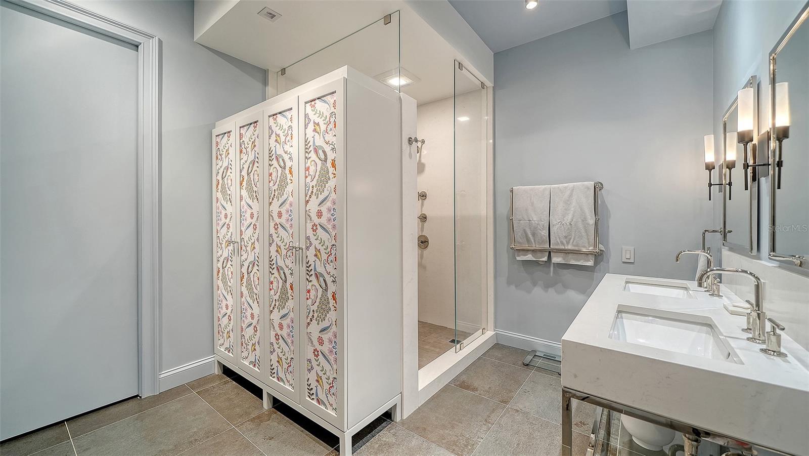 Image 25 of 61 For 415 L Ambiance Drive B202