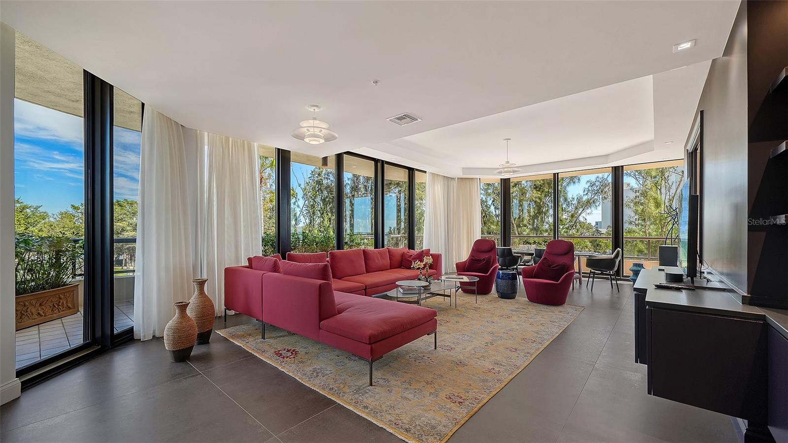 Image 4 of 61 For 415 L Ambiance Drive B202