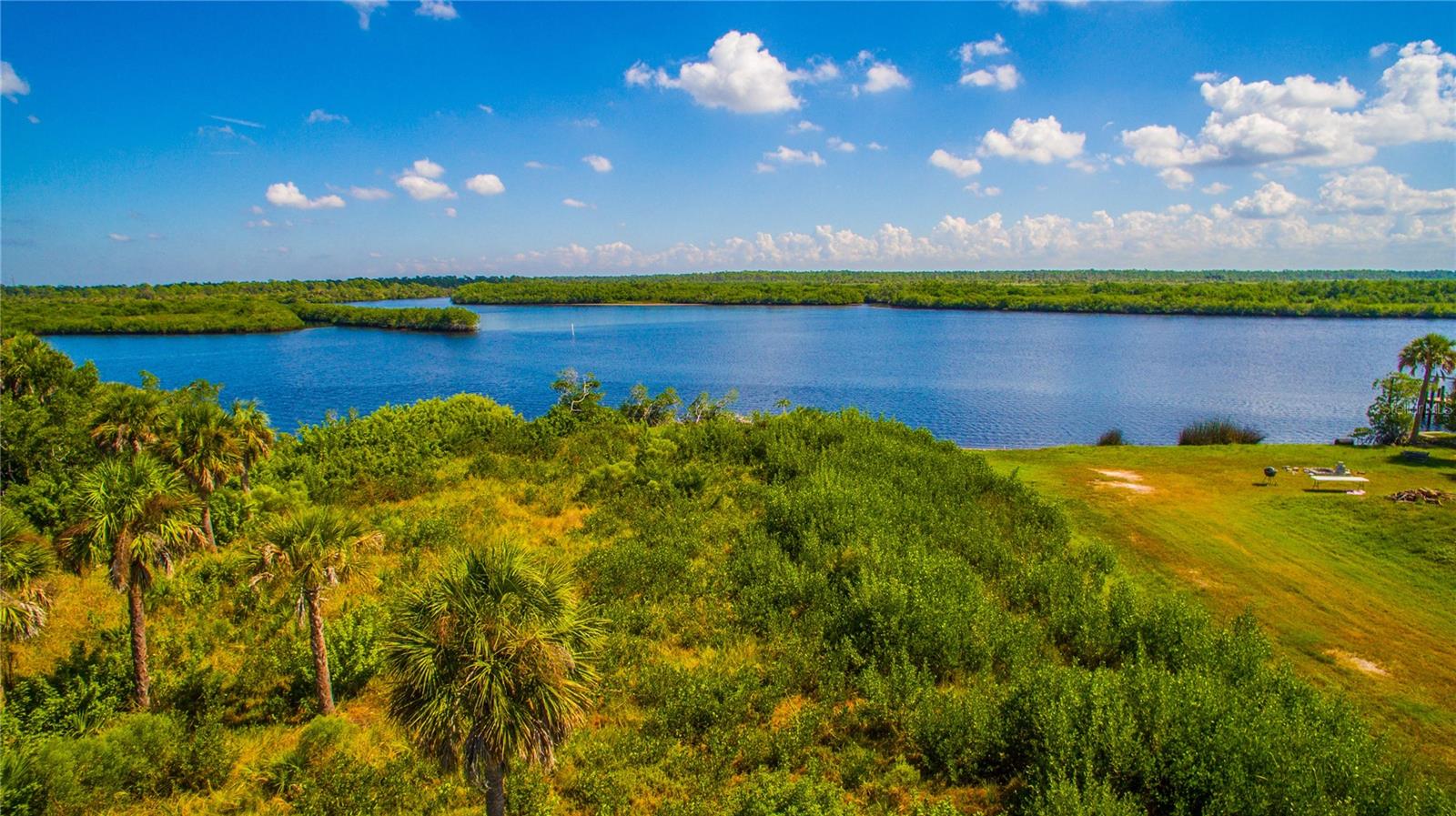 Image 10 of 18 For  Deer Court 