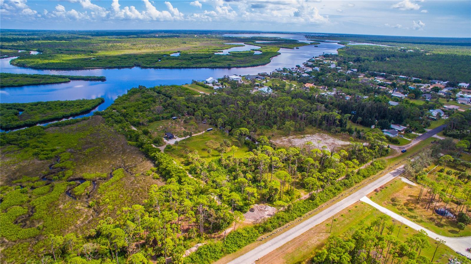 Image 16 of 18 For  Deer Court 